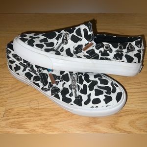 Women blowfish slide on cow print